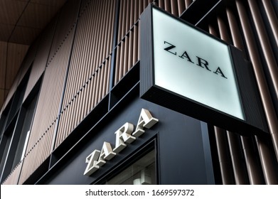 CHENGDU, CHINA - MAR 10, 2020: Zara Fashion Clothes Shop Signage In Downtown.