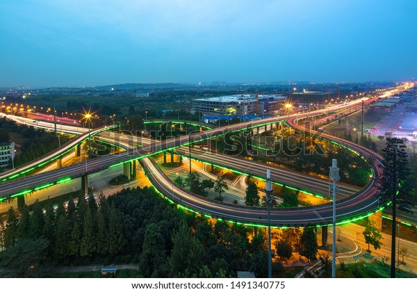 Chengdu\
Chuanshan overpass traffic flow night\
scenery