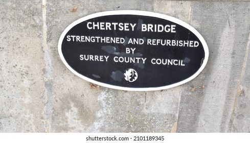 What line is Chertsey on?