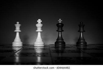 8,918 Attacking queen chess Images, Stock Photos & Vectors | Shutterstock