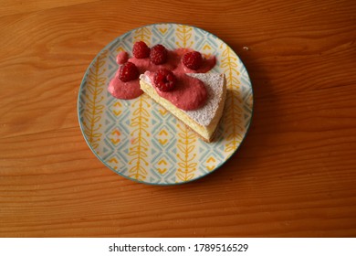 Chessecake With Rasberry Jam Dopping