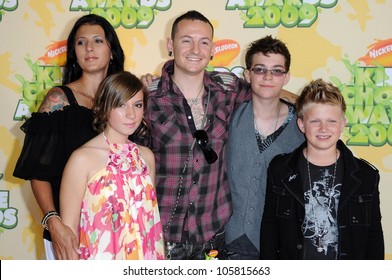 Chester Bennington And Family  At Nickelodeon's 2009 Kids' Choice Awards. Pauly Pavillion, Westwood, CA. 03-29-09