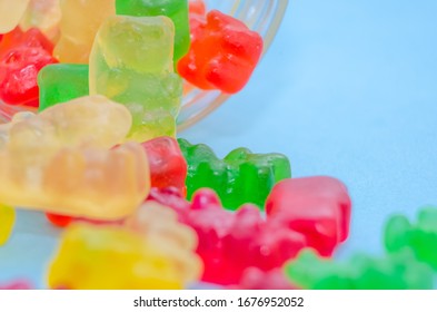 Download Gummy Bears Plastic Jar : Plastic Jar Mockup Psd Free ...