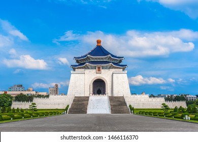 Chiang Kai-shek Memorial Hall in Taipei, taiwan. the translation of the chinese characters is "chiang kai chek memorial hall"