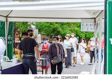 Chiang Mai, Thailand - 18 Oct 2020, The Temperature Screening Zone Before Get Inside JingJai Market, The Creative Art And Craft Handmade Product In Chiang Mai Province, North Of Thailand.