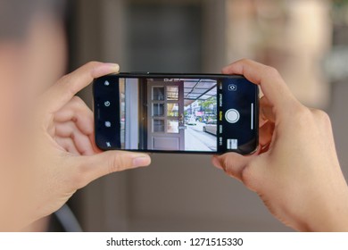 Chiangmai, THAILAND - 30 DEC 2018: Close Up Of Man Holding  Iphone X, Taking Photo  - Image