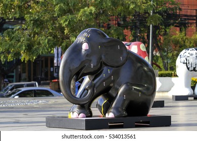 CHIANGMAI,THAILAND Dec 12,2016:Elephant Parade Is A Social Enterprise That Elephants In Asia. Which Will Have Its 10th Anniversary At Chiangmai,thailand