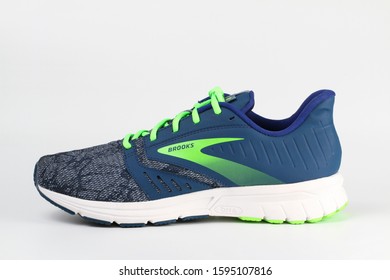 CHIANGMAI,THAILAND Dec 22,2019 :Go The Extra Mile With The Signal Running Shoe From Brooks. A DNA Foam Midsole Cushions Every Stride While The Rubber Traction Sole Adds Stability.