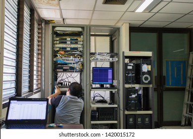 Imagenes Fotos De Stock Y Vectores Sobre Secure Server