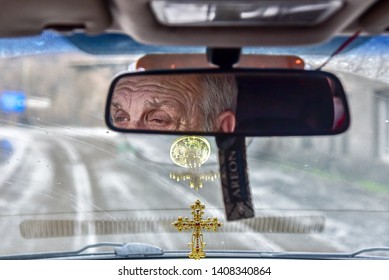 Man Looking Car Mirror Images Stock Photos Vectors Shutterstock