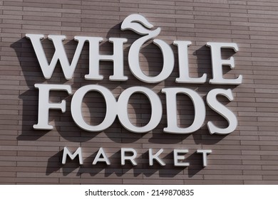 Chicago - Circa April 2022: Whole Foods Market. Whole Foods Market Is Offering One-hour Grocery Pickup For Amazon Prime Members.