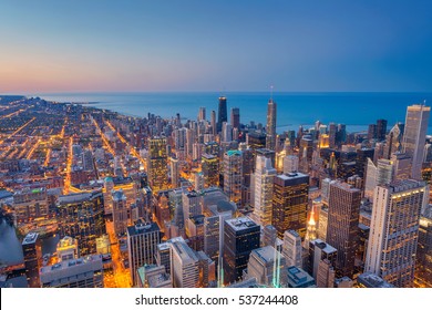 Chicago. Stadtbild von Chicago in der Dämmerung blauer Stunde.
