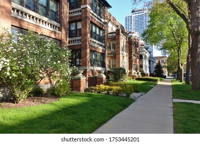 CHICAGO, IL -4 MAY 2020-  Exterior View Of Old Buildings In The Hyde Park Neighborhood On The South Side Of Chicago, Illinois, United States.