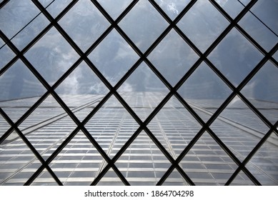 Chicago, IL April 16, 2020, Looking Up At The Top Of The Willis Tower (formerly Sears Tower) Through The Jackson Catalog Glass Dome Under A Clear Blue Sky