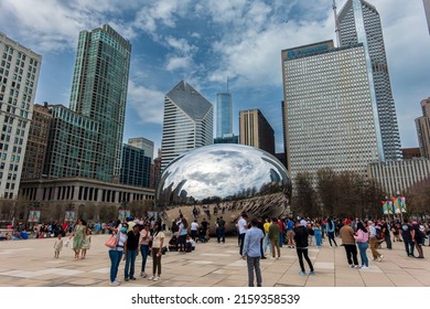 Chicago, IL - APRIL 23, 2022: Cloud Gate Sculpture At Millennium Park