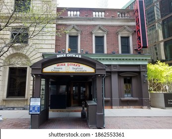 Chicago, IL May 24, 2020, Mike Ditka's Restaurant Entrance And Sign, Closed Due To The COVID-19 Coronavirus Pandemic