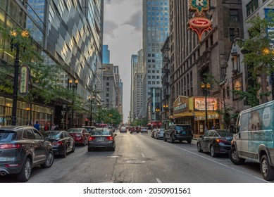 Chicago, IL - September 28, 2021: Cars On A Street At Rush Hour, Downtown In The Loop.