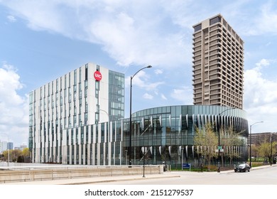 CHICAGO, IL, USA - APRIL 29, 2022: The Academic And Residential Complex At The University Of Illinois Chicago, Which Is A 151,000 Square Foot Living-learning Community.