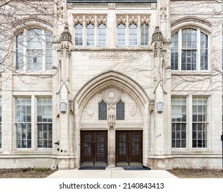 CHICAGO, IL, USA - MARCH 29, 2022: Kellogg Wieboldt Hall At Northwestern University In Downtown Chicago.