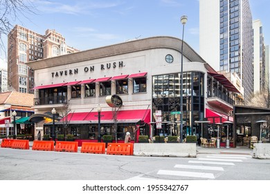 CHICAGO, IL, USA - MARCH 30, 2021: Tavern On Rush Is An Upscale American Steakhouse Located In Downtown Chicago With Steaks And Seafood, Nightly DJ's, And Outdoor Seating.