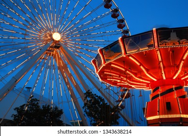 Chicago, IL, USA May 30 The Lights Of Navy Pier In Chicago, Light Up The Dusk Sky