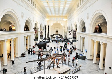 Chicago, IL, USA. May 6, 2017. The Field Museum, is a natural history museum in Chicago, and is one of the largest such museums in the world. This is by the main lobby entrance. 
