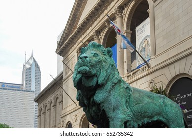 Chicago, Illinois - June 10, 2007: Lion Statue In Front Of The Art Institute Of Chicago