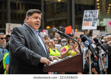 Chicago, Illinois - June 24 2022: Pro-choice Pro-abortion Protests In Downtown Chicago After Overturning Of Roe V. Wade, Governor Of Illinois, J. B. Pritzker, Talking To Protester In Support 