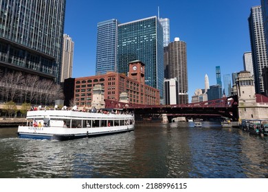 Chicago, Illinois USA - April 21 2022: Chicago River Architecture Cruise Tour Boat On The Chicago River