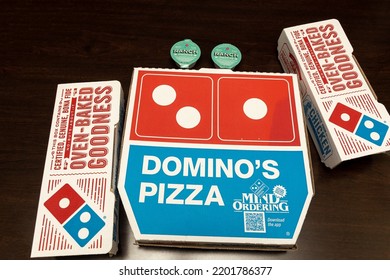 Chicago,  Illinois, USA- August 1 2022:Domino's Pizza And Chicken Wings 