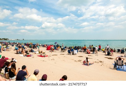 Chicago, Illinois, USA - August 16, 2014: People Enjoying Summer Time At The Popular North Avenue Beach On The Lake Michigana In Chicago.