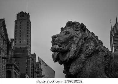 Chicago, IL/USA - March 31 2018: Lion (South Pedestal) Bronze Sculpture By Edward Kemeys, Art Institute Of Chicago 