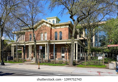 CHICAGO, IL/USA  - MAY 15, 2019:  The Jane Addams Hull House In Chicago, On The UIC Campus.