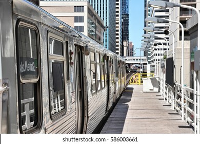 Chicago L Train Platform - US City Public Transport.