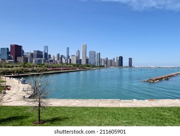 Chicago, Michigan Lake At Noon, The Weather Is Warm And Sunny.