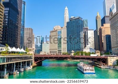 Chicago river and bridge in Chicago, Illinois, USA
