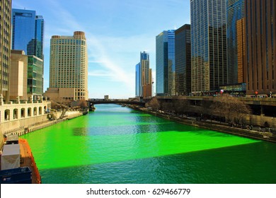 Chicago riverSt Patrick's daygreen river