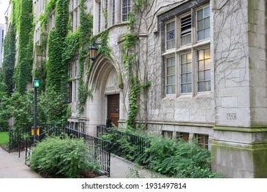 CHICAGO, USA - JUNE 26, 2013: Northwestern University, Chicago. Entrance to Northwestern University - School of Law.