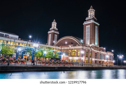 Chicago,illinois,usa. 08-15-17: Beautiful Navy Pier At Night With Chicago Skyline.