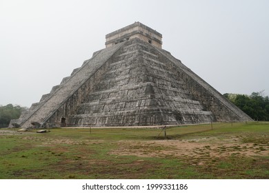 Chichen Itza El Castillo Pyramid 