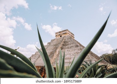 Chichen Itza Mexican temple ruins in Mexico