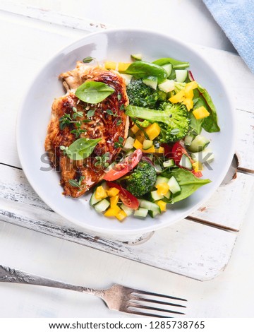 Similar – Foto Bild Gesunder Salat mit Hähnchenbrust und Mango