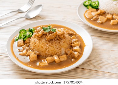 Chicken In Brown Sauce Or Gravy Sauce With Rice - Asian Food Style