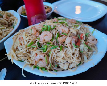 Chicken Hakka Non Veg Mixed Noodles Served In A Plate