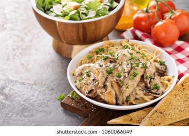 Chicken Marsala With Mashrooms And Linguine Pasta