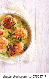 Chicken thighs with peas in tarragon sauce
