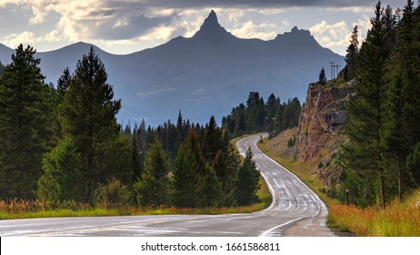                Chief Joseph Scenic Byway, Road 296, Wyoming, USA.  Scenic View Of Rocky Mountains From Chief Joseph Scenic Byway
                