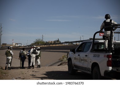 Juárez, Chihuahua, Mexico, 05-10-2021 National Guard Detains A Family Of Migrants From Haiti, The Family Tried To Cross The Rio Grande Illegally To Reach The United States To Request Political Asylum.