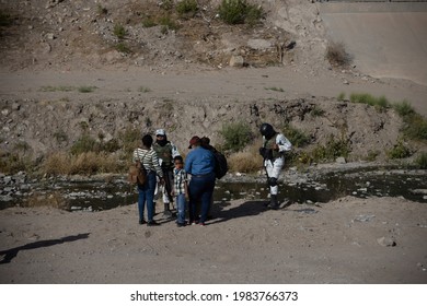 Juárez, Chihuahua, Mexico, 05-10-2021 National Guard Detains A Family Of Migrants From Haiti, The Family Tried To Cross The Rio Grande Illegally To Reach The United States To Request Political Asylum.