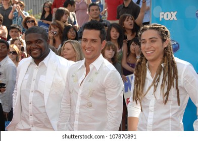 Chikezie Eze With David Hernandez And Jason Castro  At The American Idol 2008 Grand Finale. Nokia Theatre, Hollwyood, CA. 05-21-08